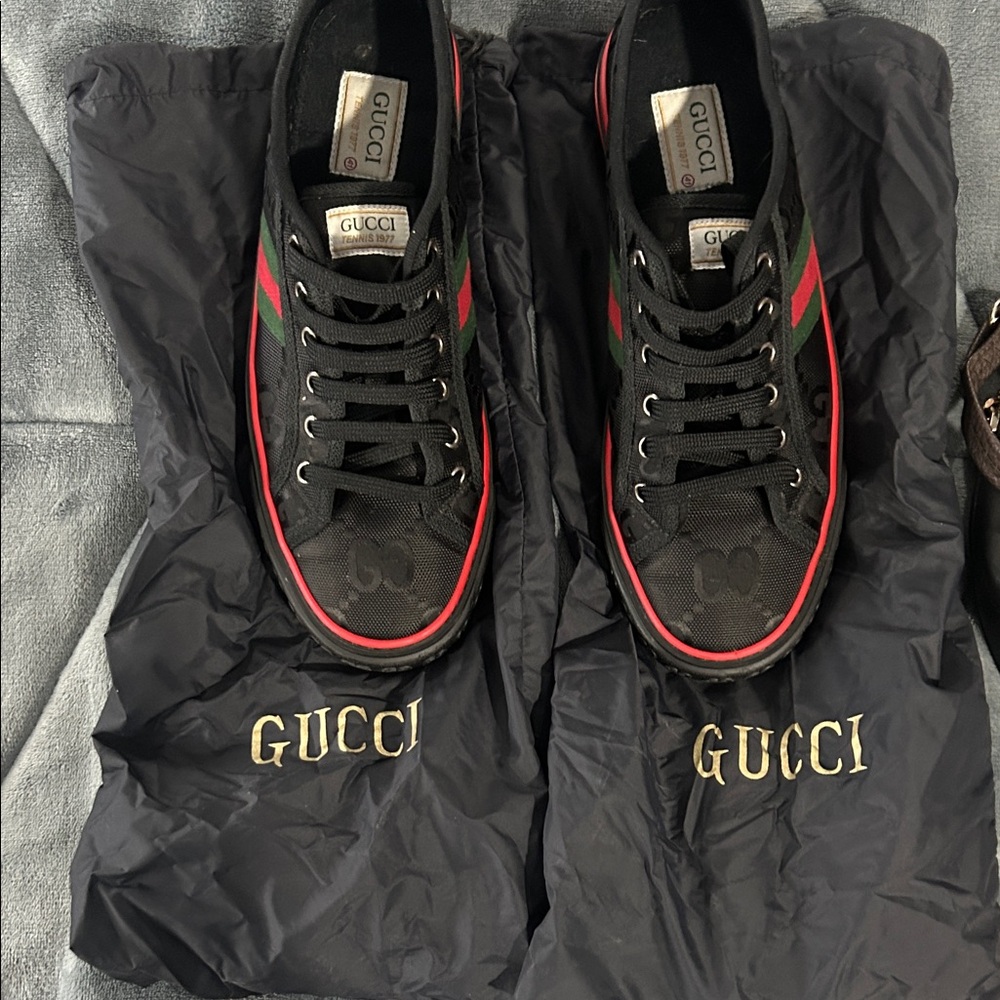 Gucci Women's Black Sneakers with Red and Green Stripes - Picture 9 of 9